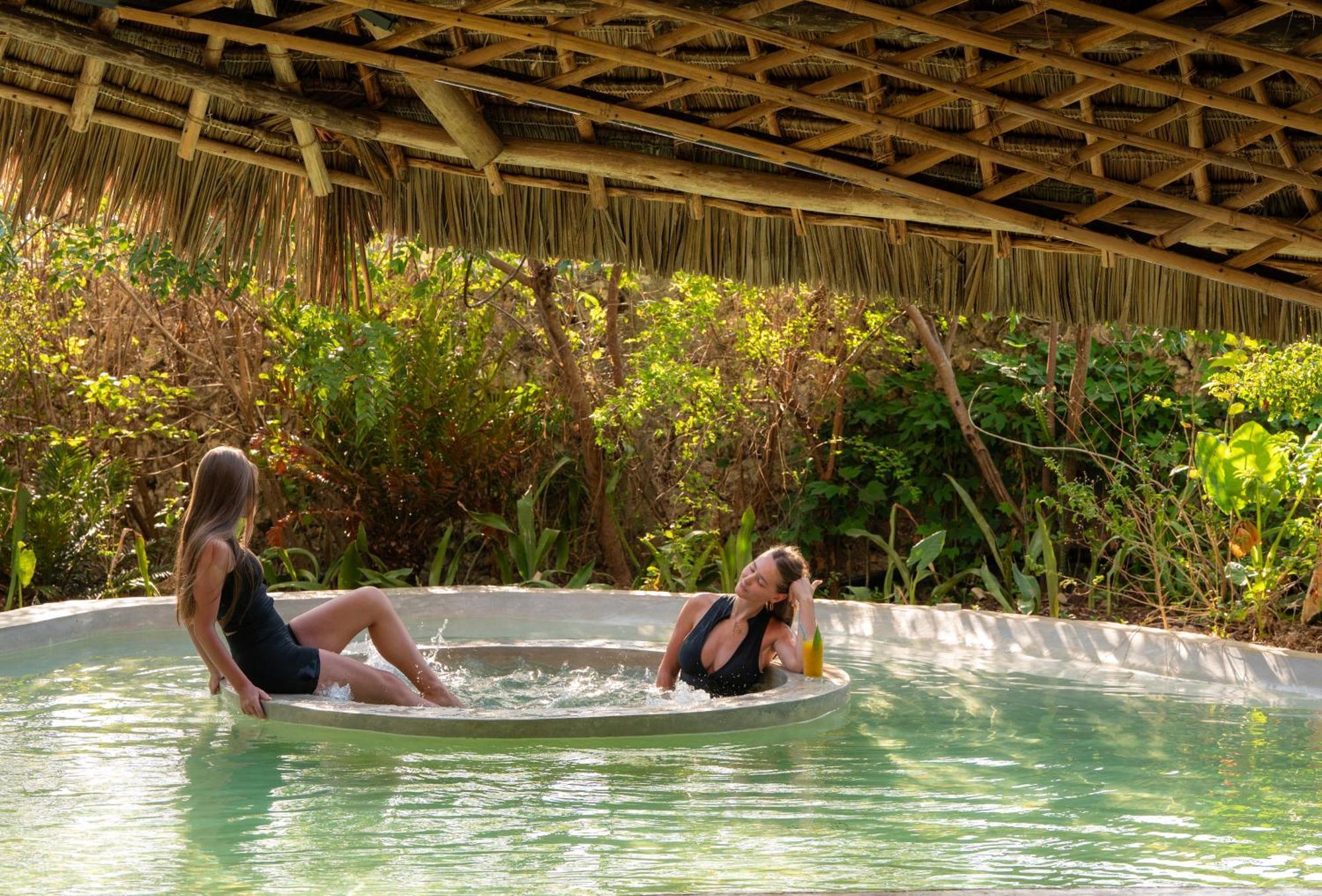 Bamboo Zanzibar جامبياني